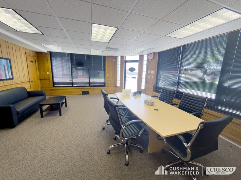 More Photos Of 4519 Brookpark Rd, Parma Warehouse For Lease