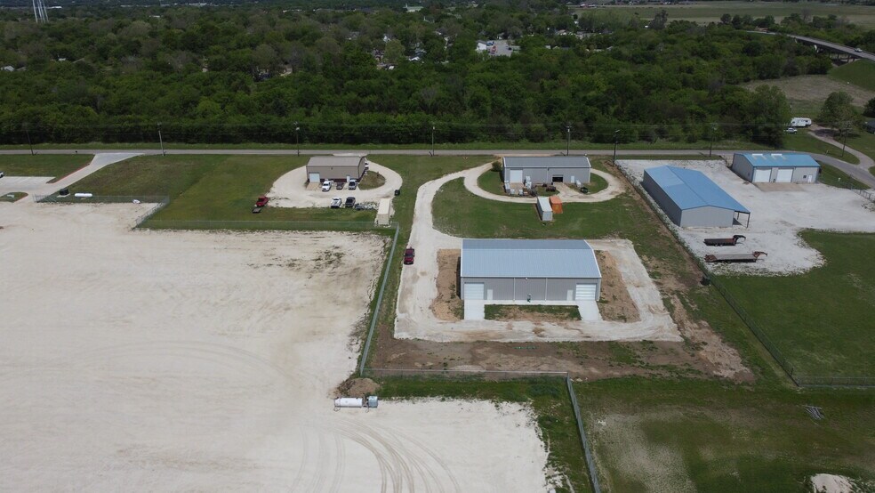 More Photos Of 490 Locust St, Whitesboro Industrial For Lease