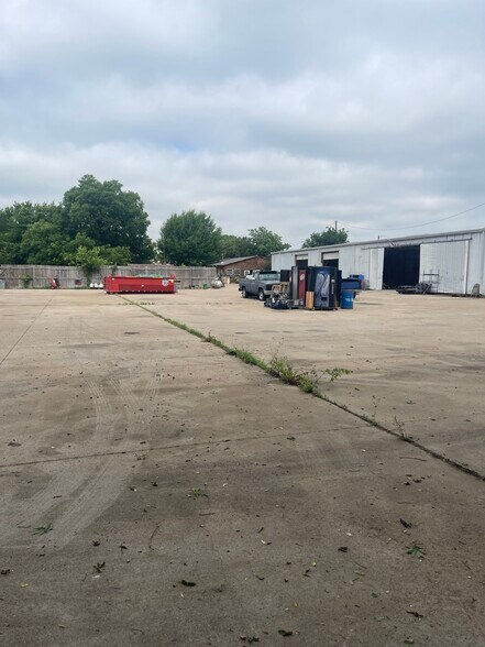 More Photos Of 3420 Sherwood Ave, Lancaster Manufacturing For Lease
