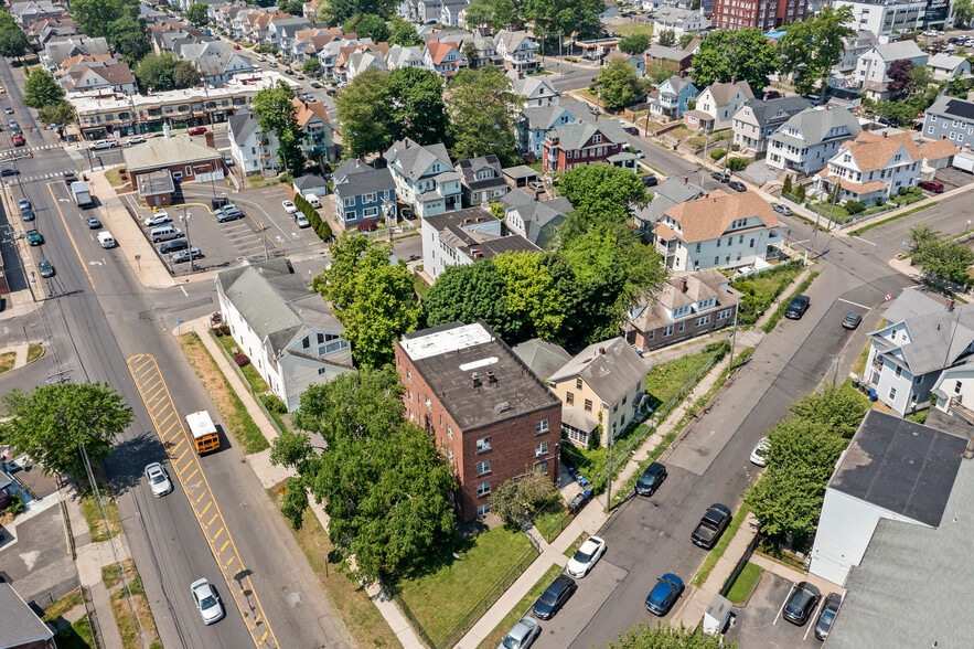 More Photos Of 305 Parrott Ave, Bridgeport Apartments For Sale