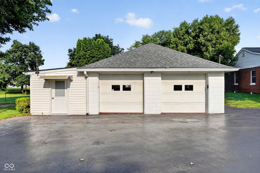 More Photos Of 5037 W US Highway 52, New Palestine Land For Sale