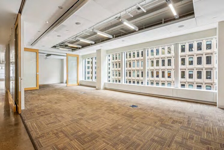 More Photos Of 60 Bloor St W, Toronto Office For Lease