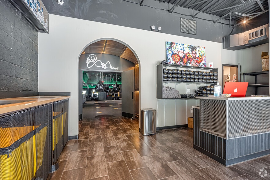 More Photos Of 3516 Ross Ave, Dallas Freestanding For Lease