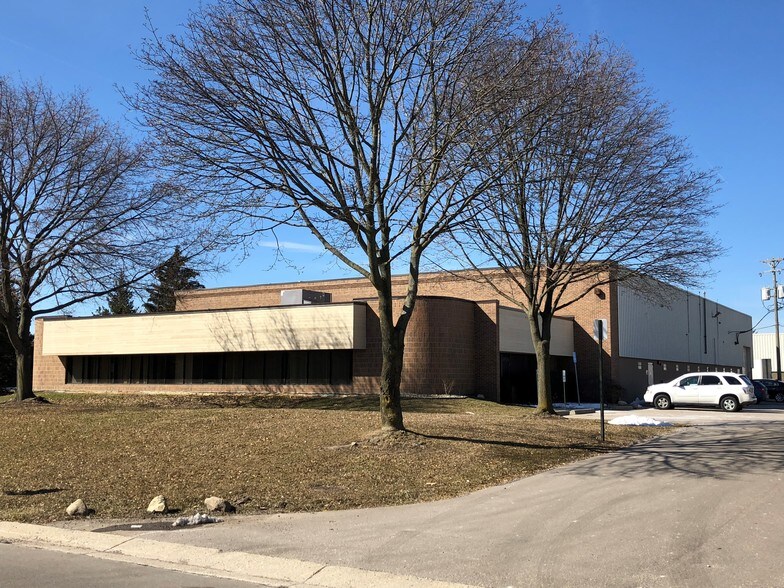 Primary Photo Of 2850 Commerce Dr, Rochester Hills Warehouse For Lease