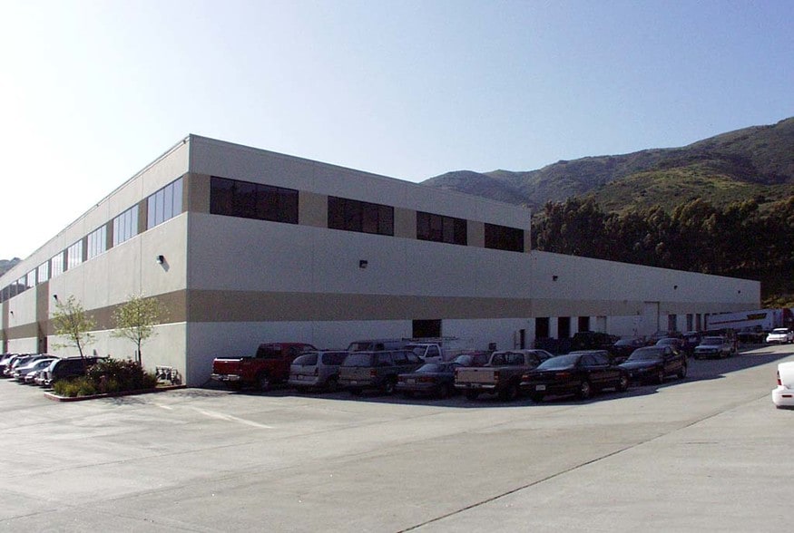 More Photos Of 99 S Hill Dr, Brisbane Warehouse For Lease