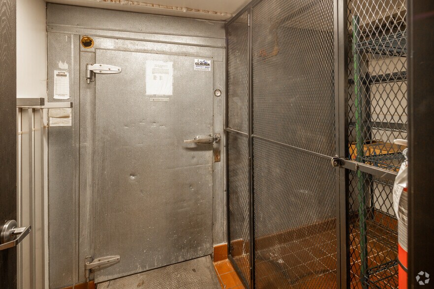 More Photos Of 100 S Main St, Santa Ana Restaurant For Lease