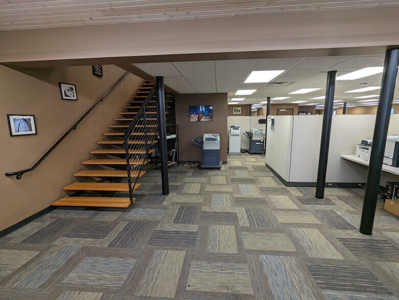 More Photos Of 222 W Main St, Belleville Medical For Sale