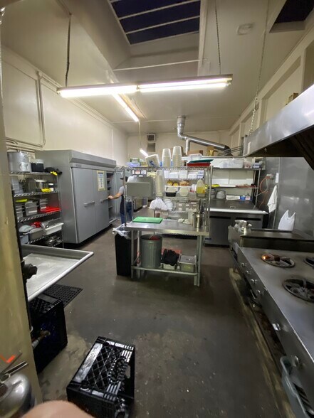 More Photos Of 1630 W Sunset Blvd, Los Angeles Unknown For Lease