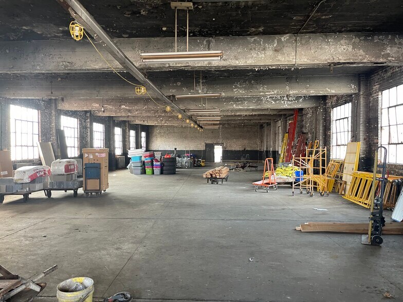 More Photos Of 1317 E Carson St, Pittsburgh General Retail For Sale