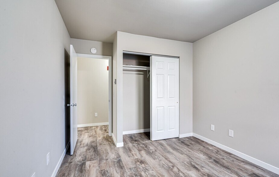 More Photos Of 825-835 Wisconsin St, Oshkosh Apartments For Sale