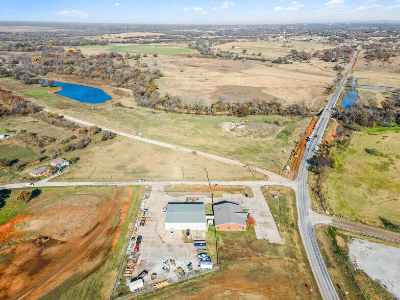 More Photos Of 142 N FM 730, Boyd Light Distribution For Sale