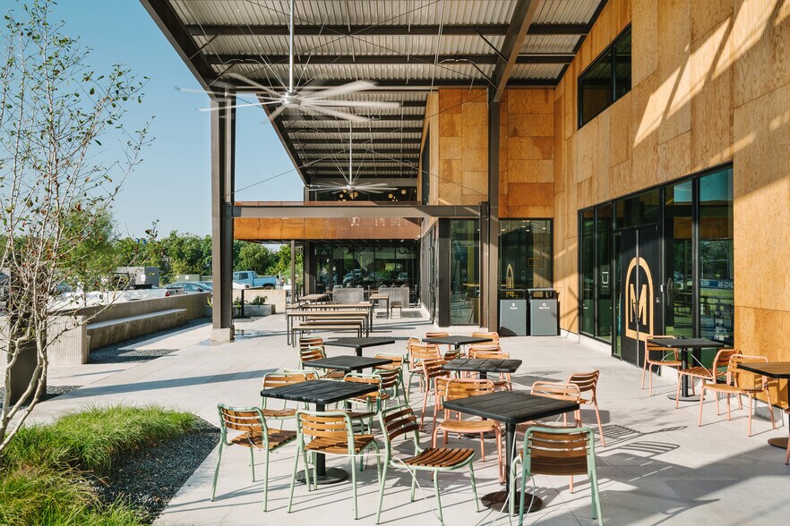 More Photos Of 1023 Springdale Rd, Austin Office For Lease