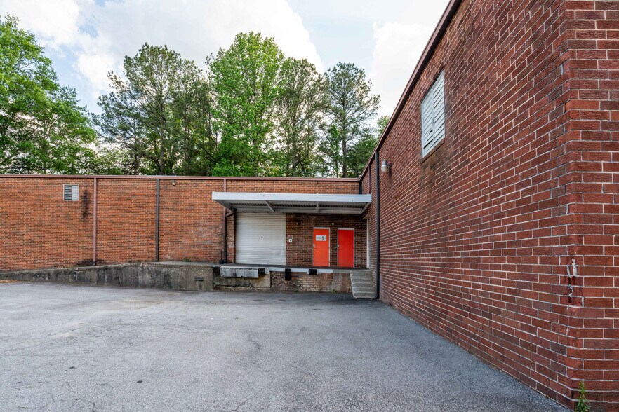 More Photos Of 3565 McCall Pl, Doraville Distribution For Lease