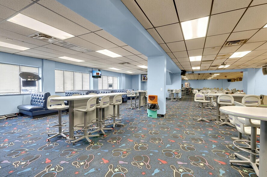 More Photos Of 2422-2426 S Park Ave, Buffalo Bowling Alley For Sale