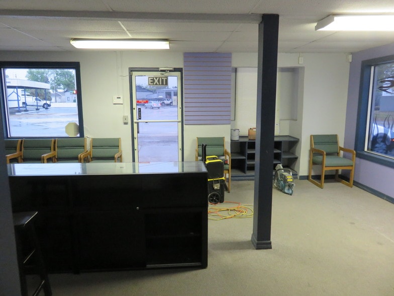 More Photos Of 348 Mason Ave, Daytona Beach Auto Repair For Sale