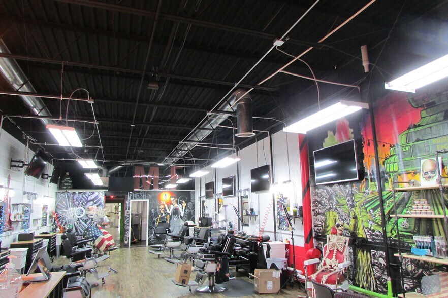 More Photos Of 7464-7472 Tyler Blvd, Mentor Flex For Lease
