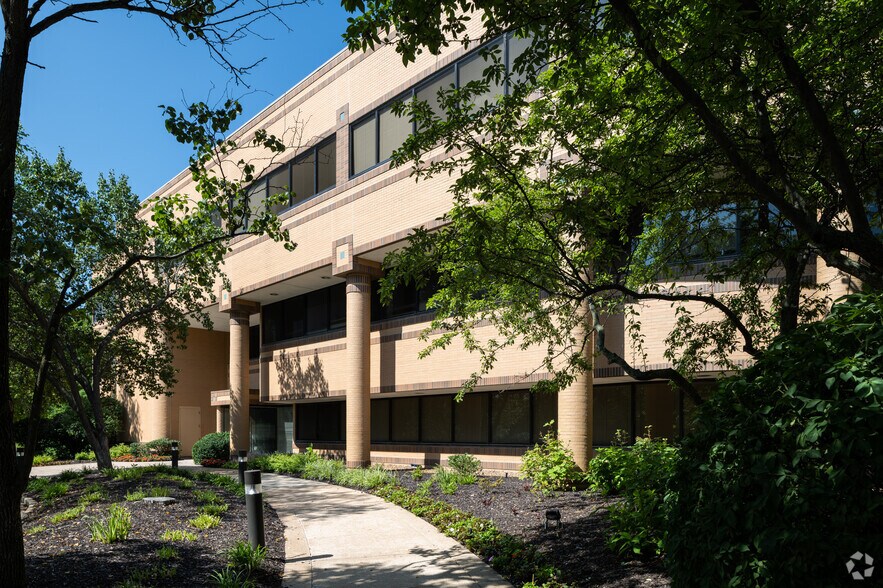 More Photos Of 1819 Clarkson Rd, Chesterfield Office For Sale