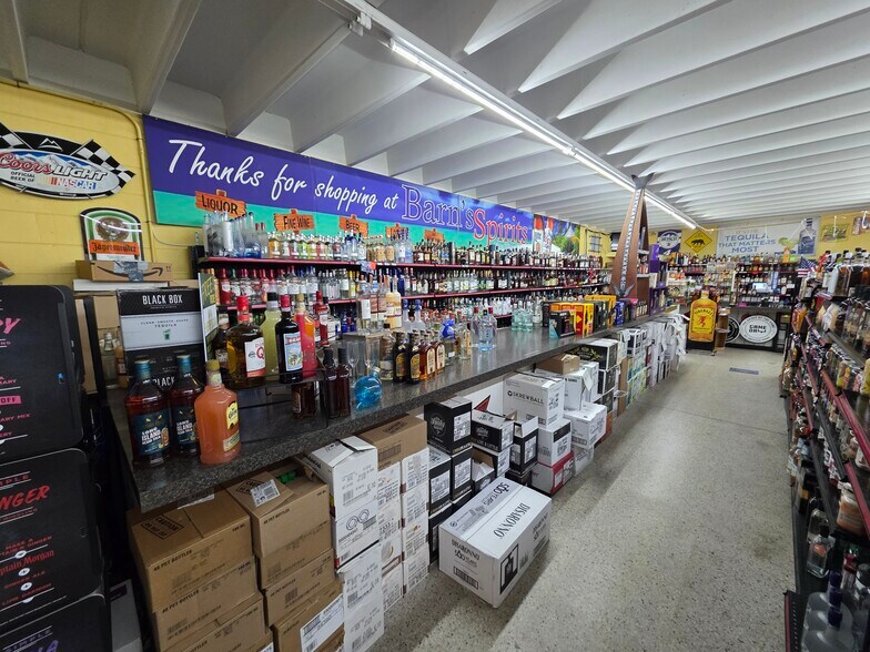 More Photos Of 1306 Coastal Hwy, Panacea Convenience Store For Sale