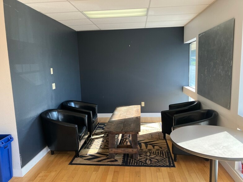 More Photos Of 6716 Eastside Dr NE, Tacoma Medical For Lease