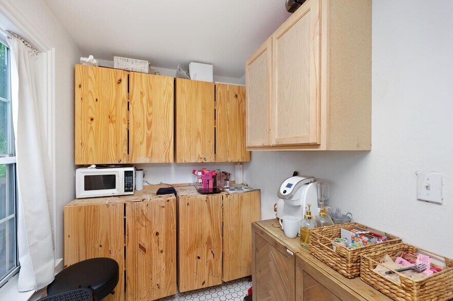 More Photos Of 512 Riley St, Folsom Office For Sale