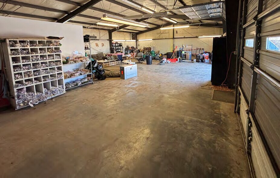 More Photos Of 422 S 40th St, Springdale Unknown For Lease