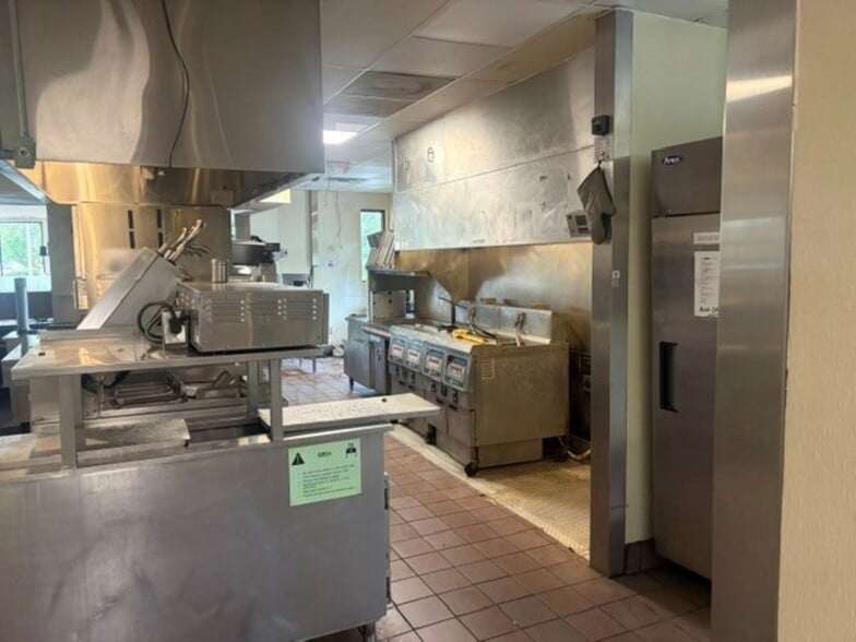 More Photos Of 147 Nc Highway 801 N, Advance Fast Food For Sale