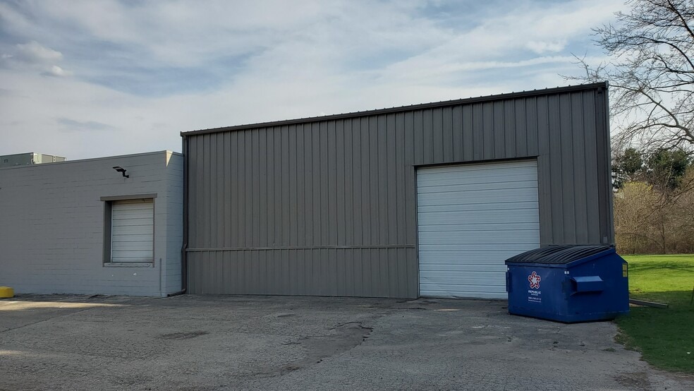 More Photos Of 1586 Paw Paw Ave, Benton Harbor Warehouse For Sale