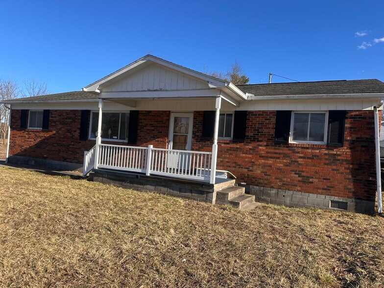 More Photos Of 346 Rural Acres Dr, Beckley Showroom For Sale