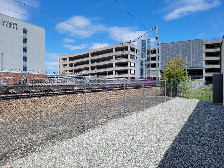 More Photos Of 103 Glenham Ave, Warwick Warehouse For Sale