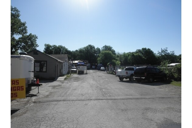 More Photos Of 6201 S Congress Ave, Austin Auto Repair For Lease