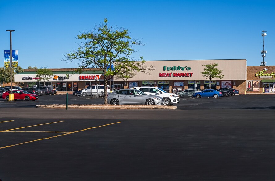 More Photos Of 17501-17559 S Kedzie Ave, Hazel Crest Unknown For Lease