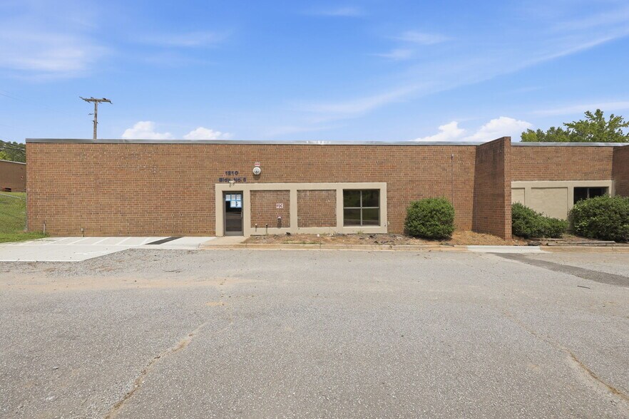 More Photos Of 1210 Hickory Chapel Rd, High Point Light Distribution For Lease