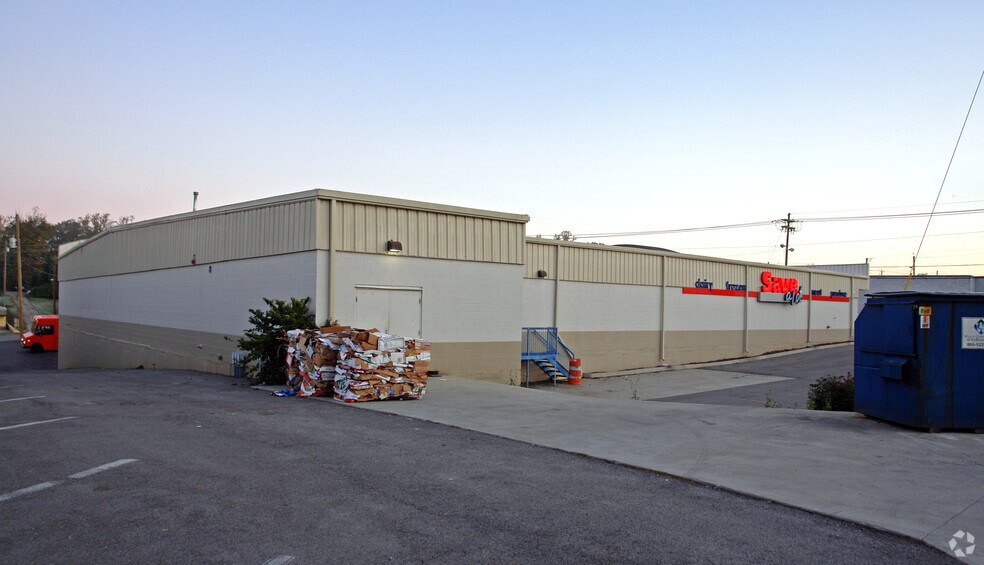 More Photos Of 3850 Holston Dr, Knoxville Supermarket For Sale