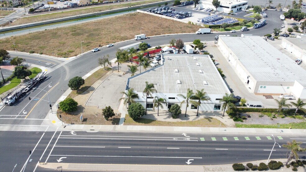 More Photos Of 707-709 E Hueneme Rd, Oxnard Warehouse For Sale