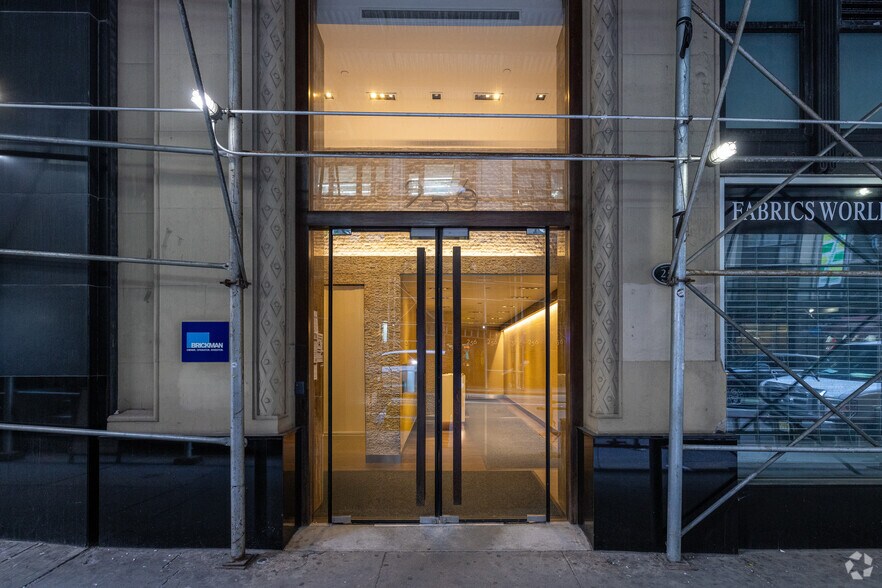 More Photos Of 256 W 38th St, New York Loft Creative Space For Lease