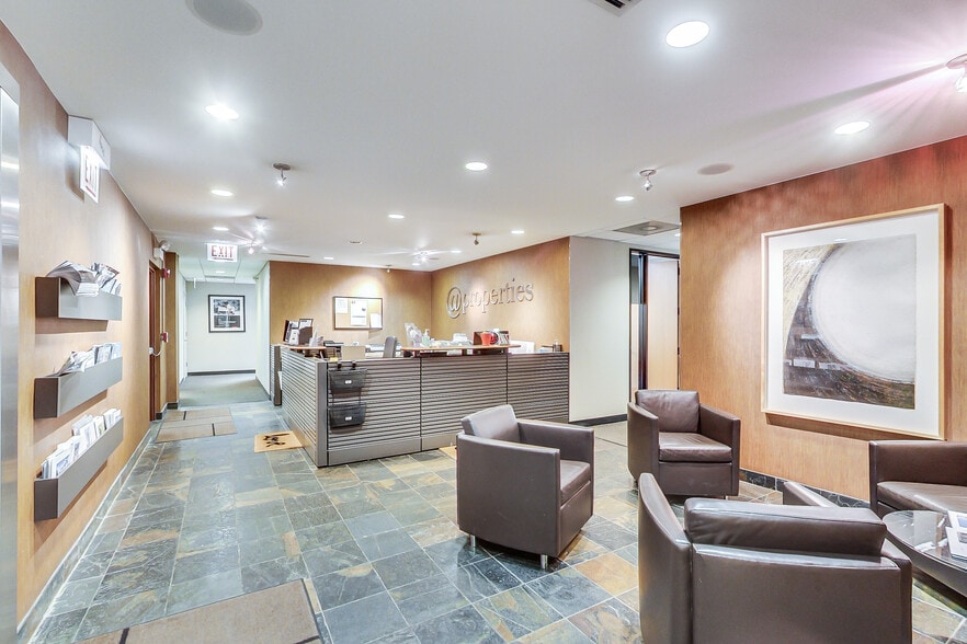 More Photos Of 212 E Ohio St, Chicago Office For Lease