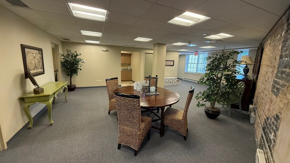 More Photos Of 430 Park Ave, Highland Park Office For Lease
