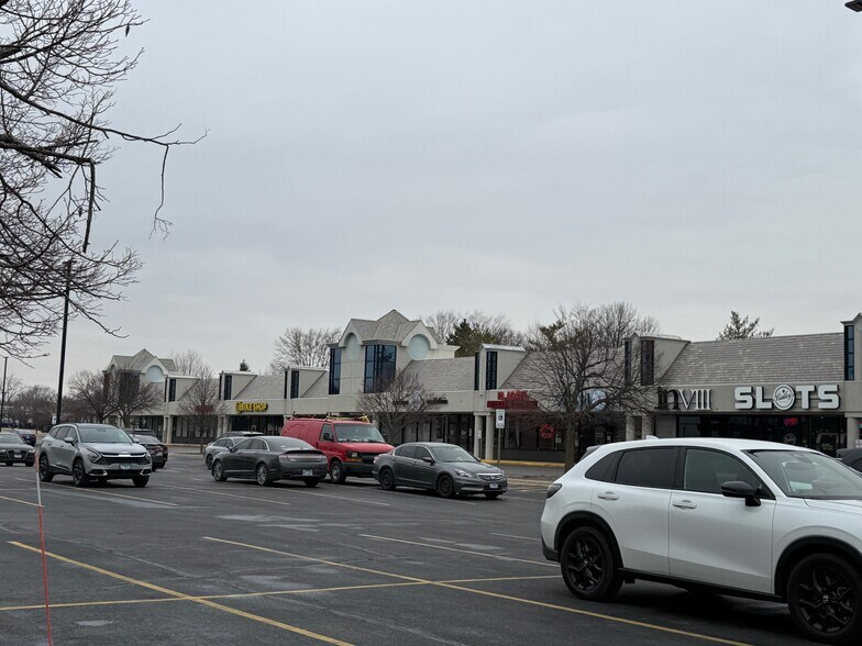 More Photos Of 1600 Algonquin Rd, Hoffman Estates Unknown For Lease