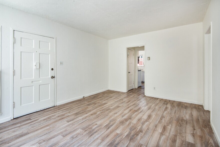 More Photos Of 702 S Pacific Coast Hwy, Redondo Beach Multifamily For Sale