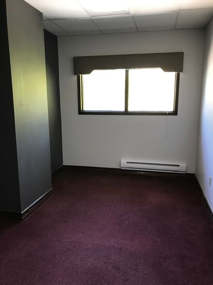 More Photos Of 1966-1990 Kensington Rd NW, Calgary Storefront Retail Office For Lease