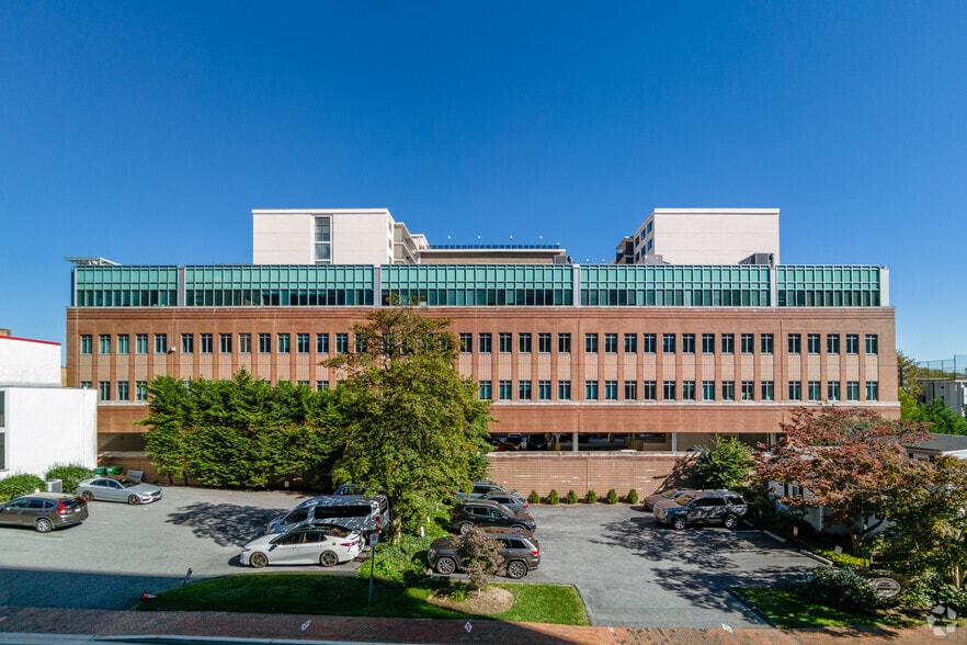More Photos Of 4416 East-West Hwy, Bethesda Medical For Lease