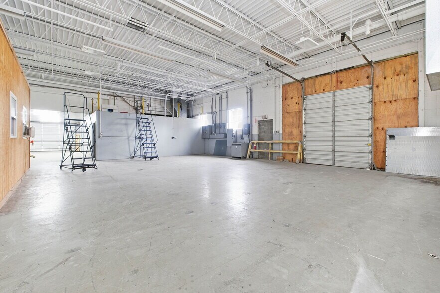 More Photos Of 207 Eiler Ave, Louisville Warehouse For Sale