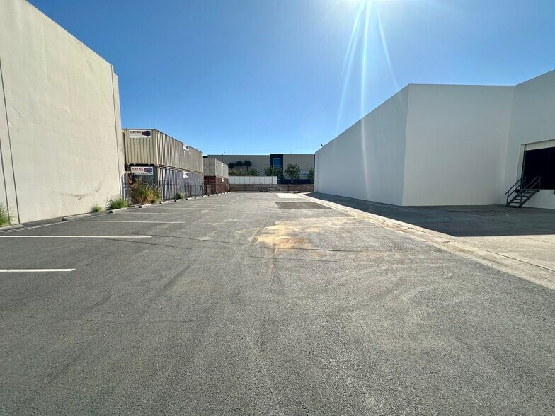 More Photos Of 15120-15200 Marquardt Ave, Santa Fe Springs Manufacturing For Lease