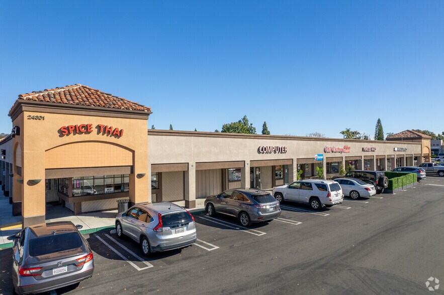 More Photos Of 24301 Muirlands Blvd, Lake Forest Freestanding For Lease