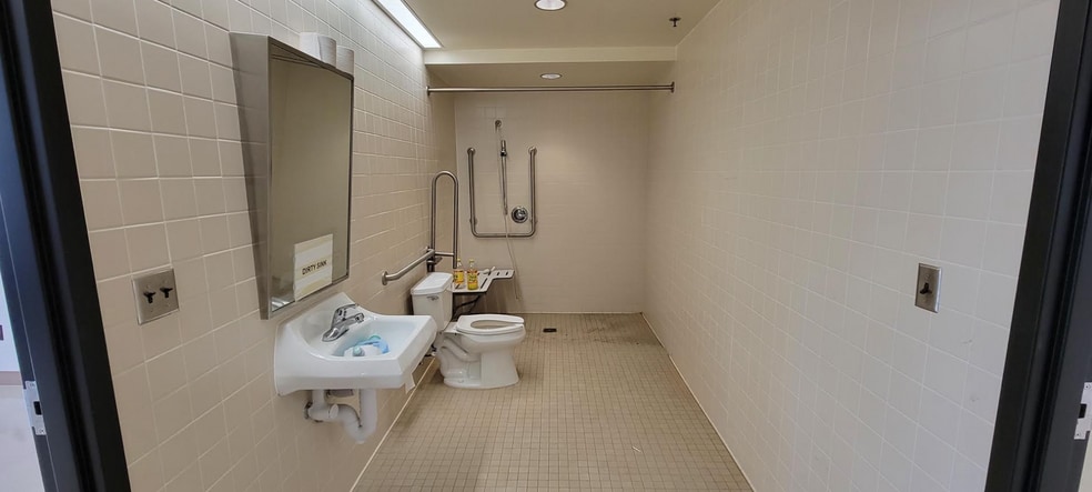 More Photos Of 1030 E Jefferson Blvd, South Bend Medical For Sale