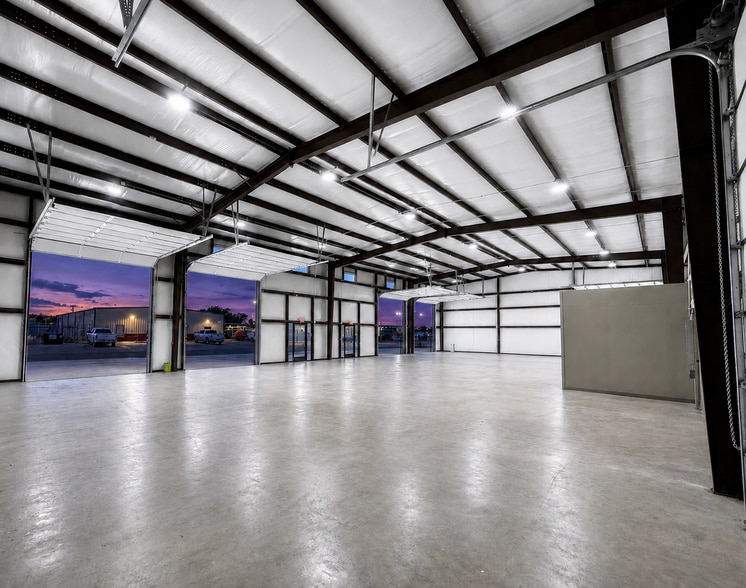 More Photos Of 142 Boyd Business Pky, Boyd Flex For Lease