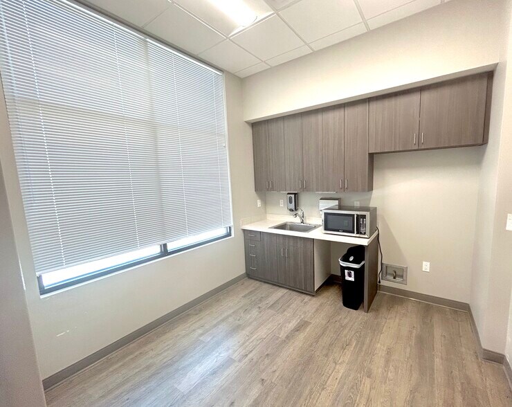 More Photos Of 497 W 14600 S, Bluffdale Medical For Sale