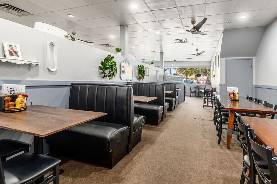 More Photos Of 10 S Park St, Mansfield Storefront Retail Residential For Sale