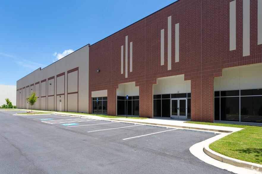 More Photos Of 5150 Oakley Industrial Blvd, Fairburn Distribution For Lease