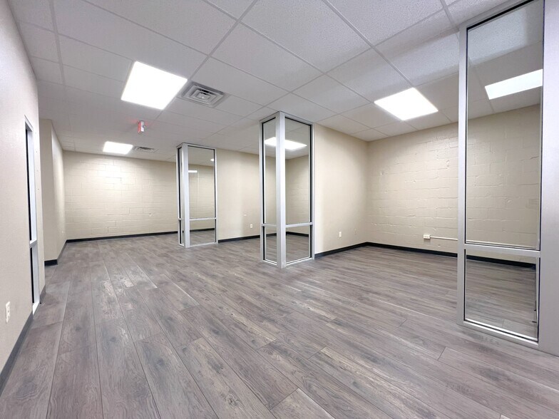 More Photos Of 200 Shannon Rd W, Sulphur Springs Storefront For Lease